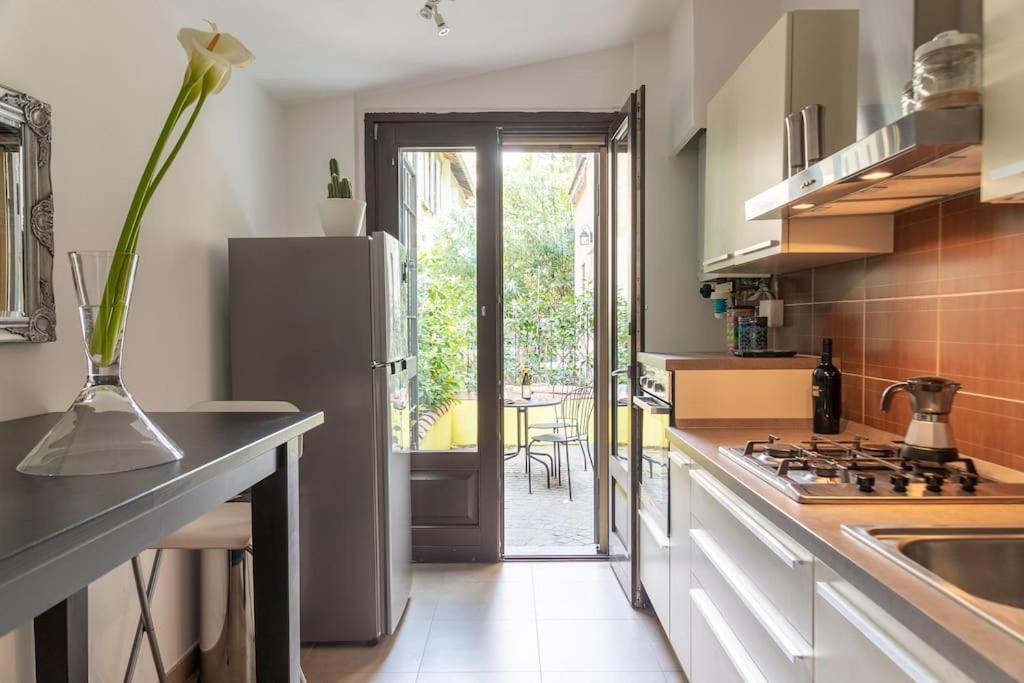 Apartment Life Is Beautiful Design Loft Navigli Romolo, Netflix, Wifi, Ac And Street Parking Mailand